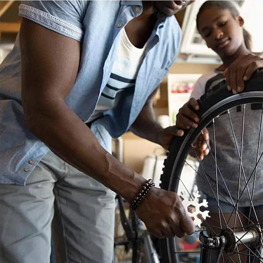 18-in-1 Stainless Steel Snowflake Multi-Tool Card – Compact Portable EDC for Outdoor, Cycling, and Camping 4 16373 yfjpvs